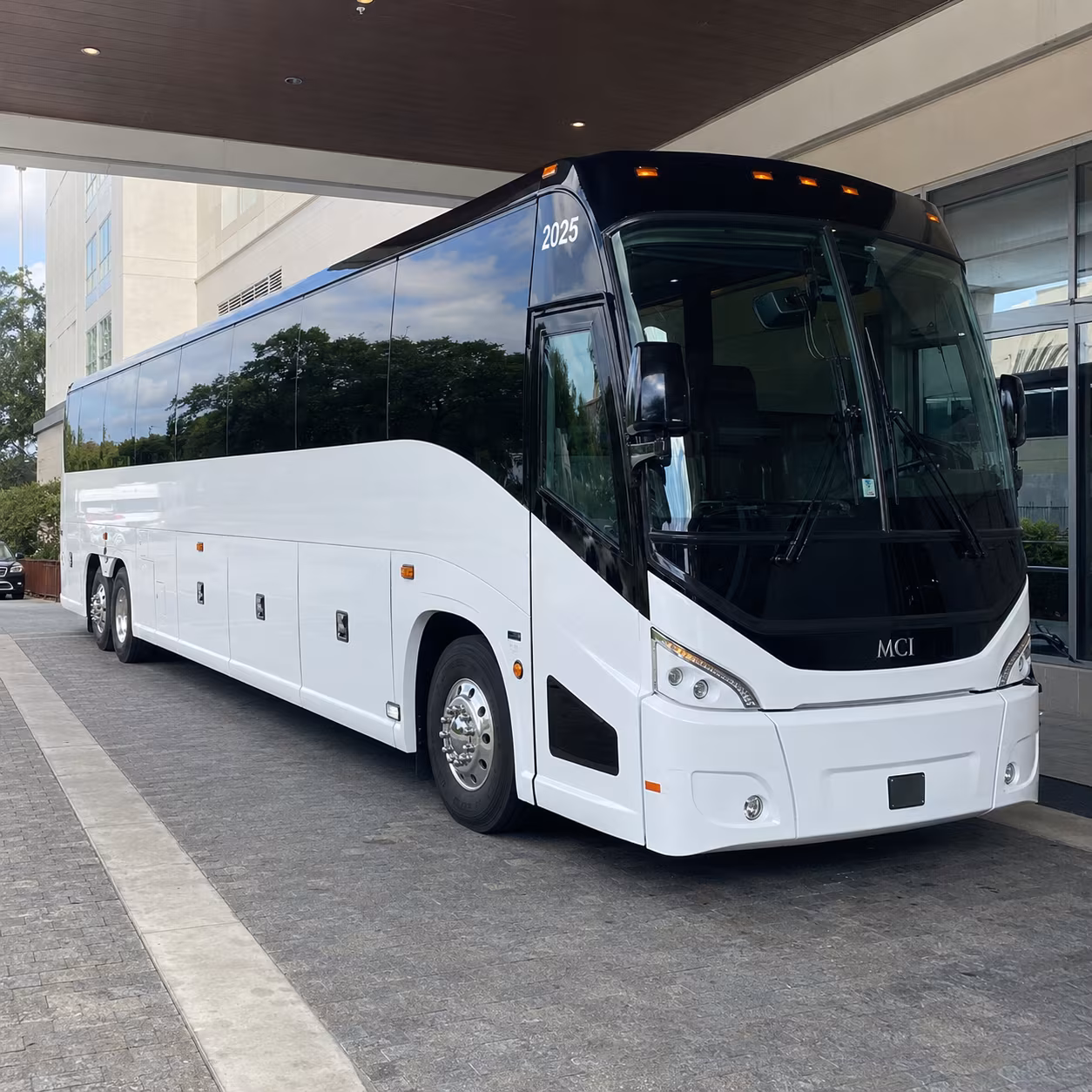 amarillo 54 passenger charter bus